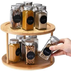 رف ومنظم برطمانات البهارات والتوابل في المطبخ